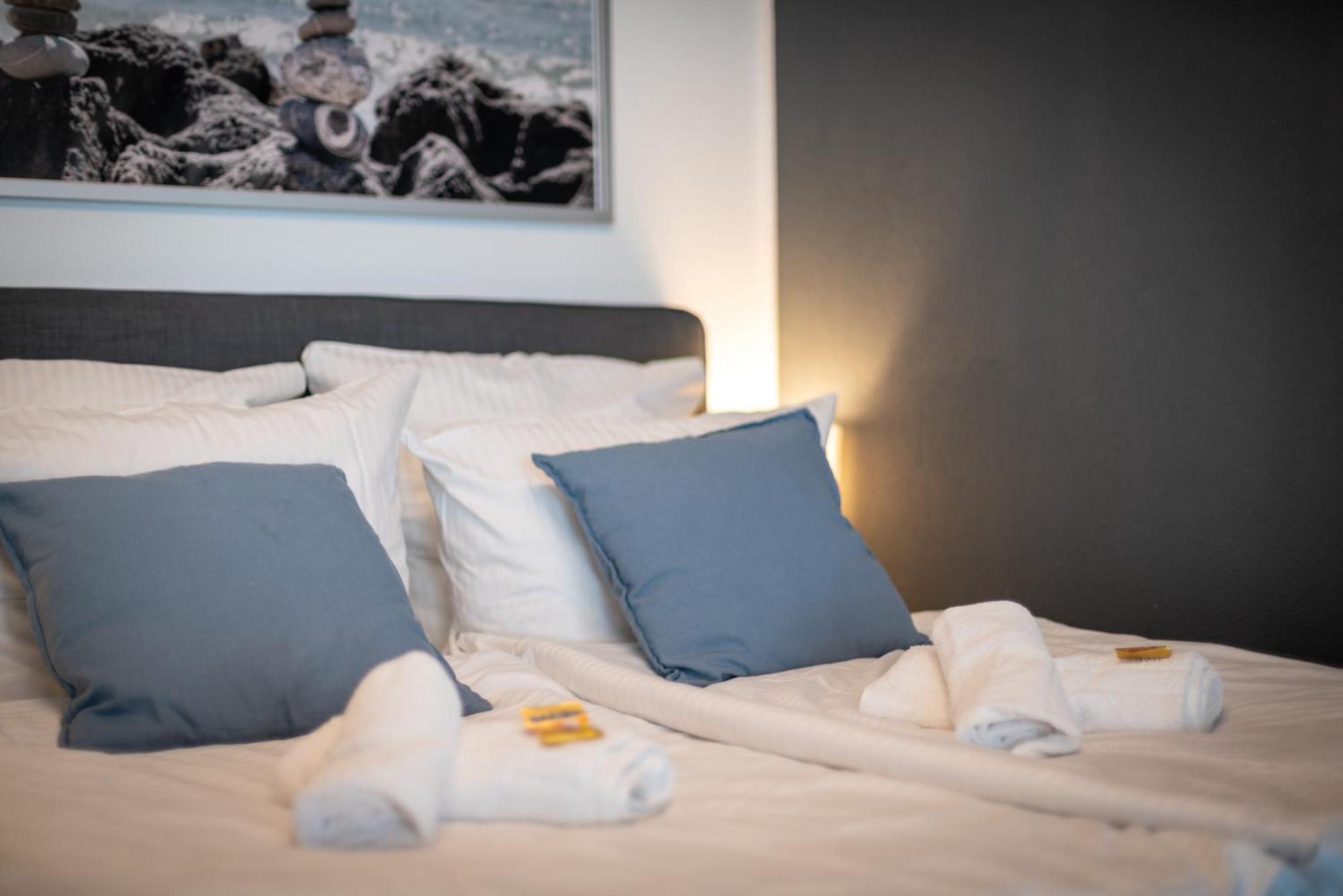Federnest - Luxus-Studio - Kingsize Boxspringbett - Home-Office Mit Monitor Und Drucker - 11 Min Hbf 뒤스부르크 외부 사진
