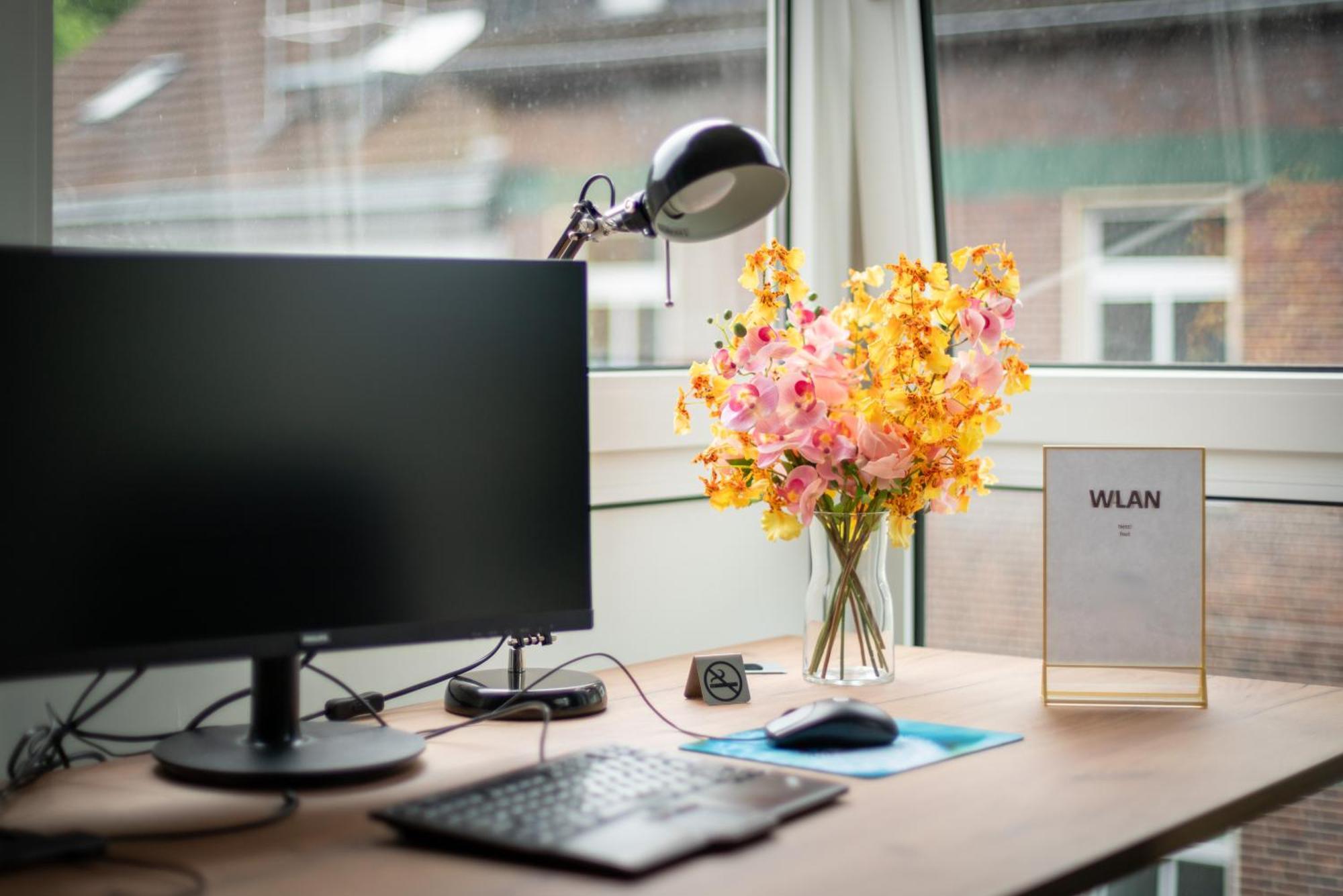 Federnest - Luxus-Studio - Kingsize Boxspringbett - Home-Office Mit Monitor Und Drucker - 11 Min Hbf 뒤스부르크 외부 사진